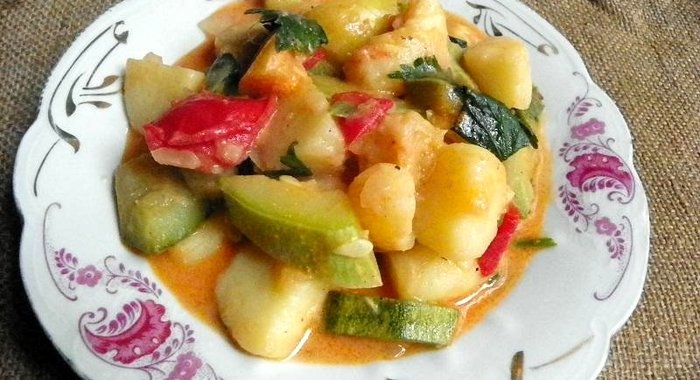Рагу с кабачком и помидорами