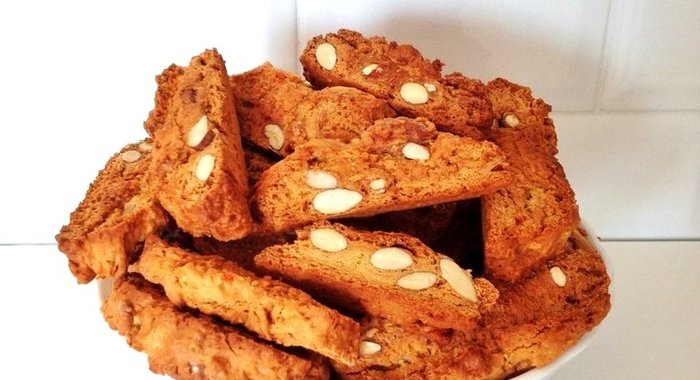 Кантуччи с миндалем и цедрой апельсина