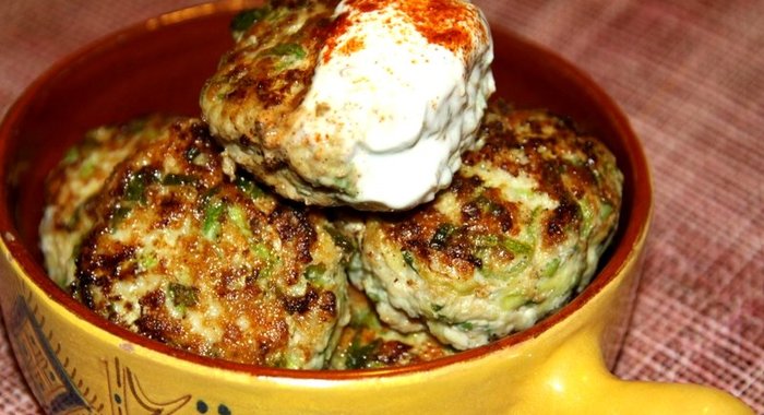 Котлеты из индейки с кабачком