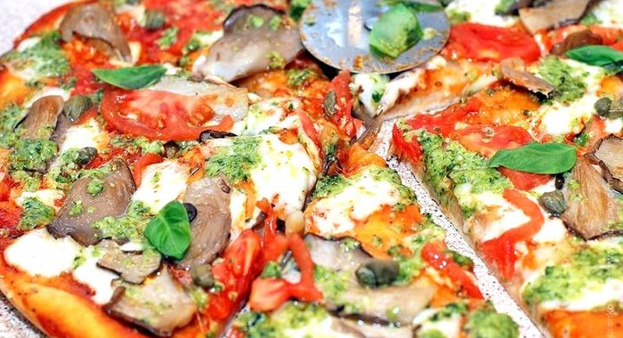 Пицца с вешенками