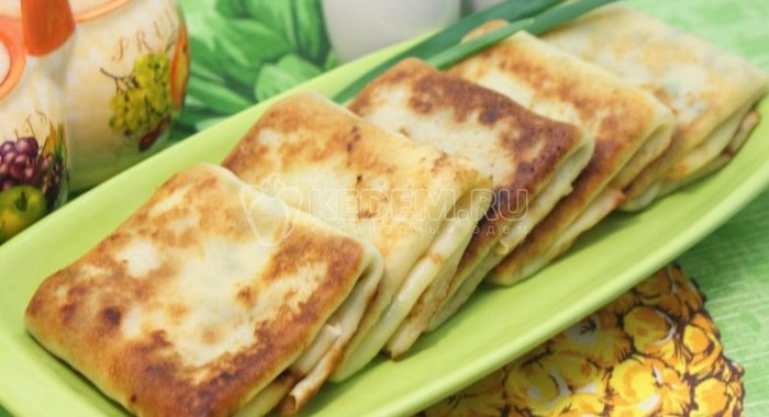 Налистники с яйцом и зеленым луком