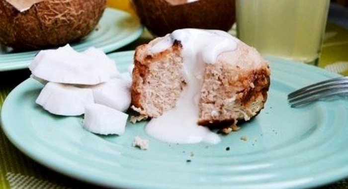 Шоколадная творожная запеканка с ванильным соусом