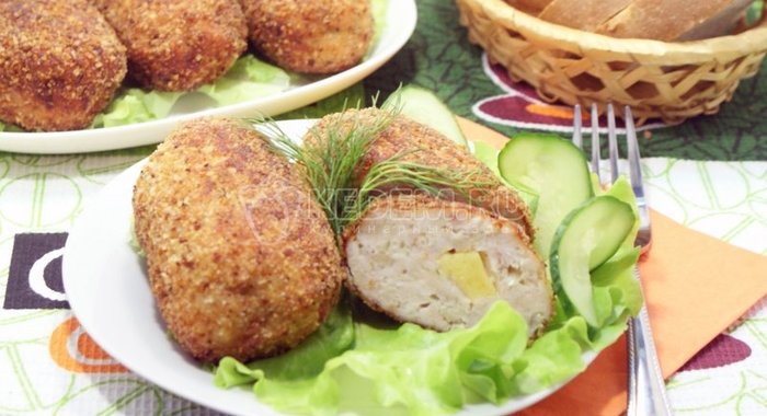 Куриные котлеты с сыром