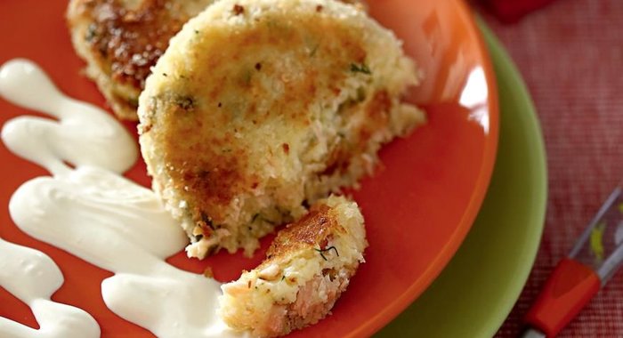 Картофельные пирожки с лососем