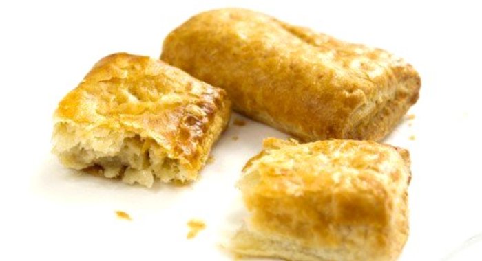 Пирожки с тунцом и соусом гуакамоле