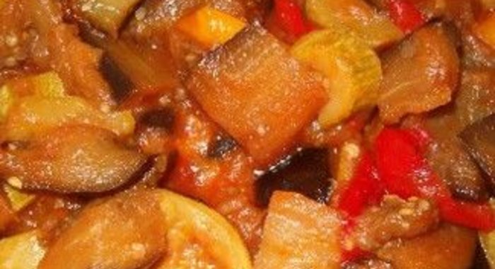 Закусочные бутерброды и картошка с зеленью для нежданных и голодных гостей