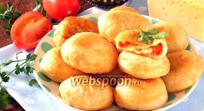 Пирожки бомбочки с помидорами