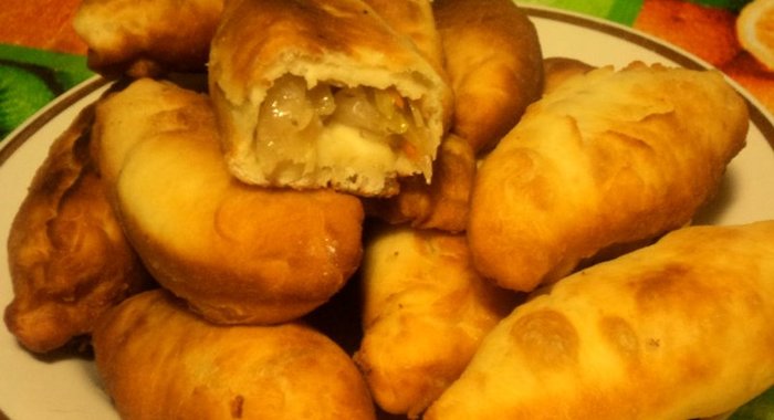 Пирожки с квашеной капустой жареные