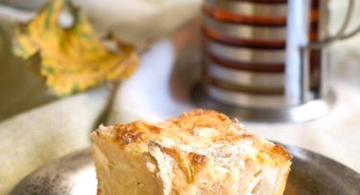 Запеканка из яблок и белых сухарей