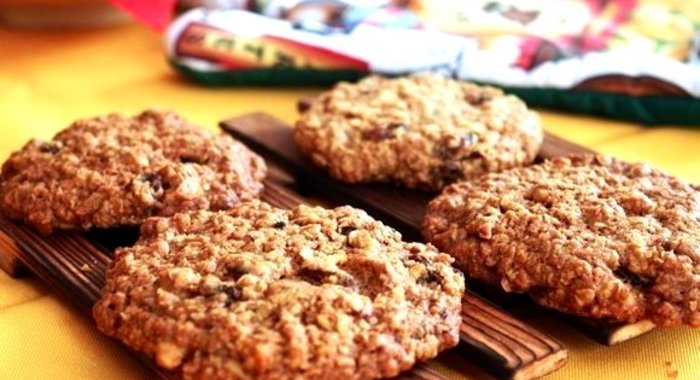 Низкокалорийное овсяное печенье с медом и специями