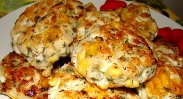 Куриные котлеты с сыром и петрушкой