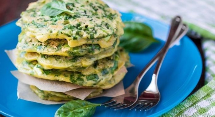 Оладьи со шпинатом и творогом