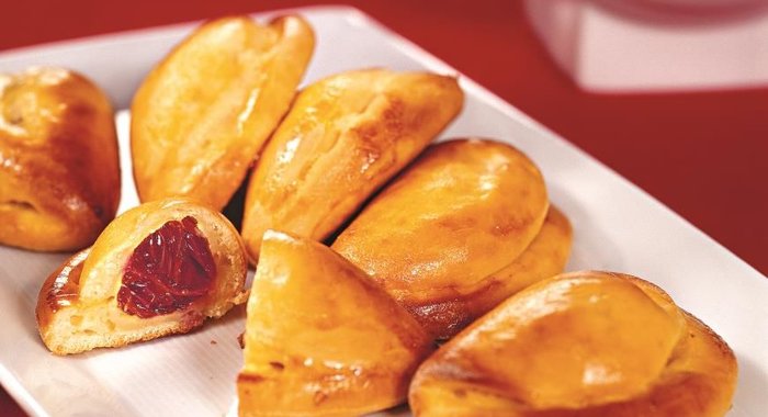 Творожные пирожки с фруктами