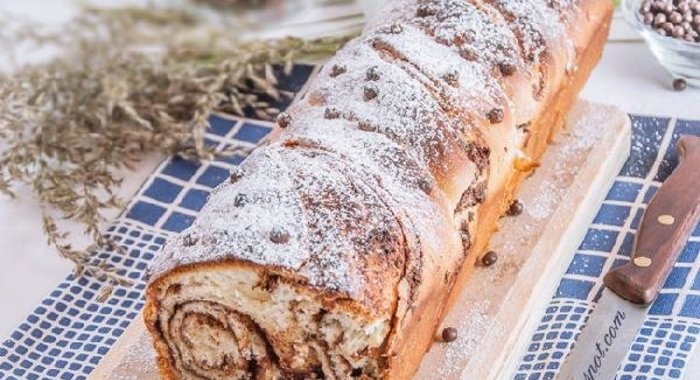 Сладкий хлеб на сыворотке с молочным шоколадом