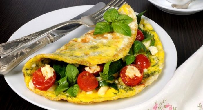 Омлет с сыром и зеленью