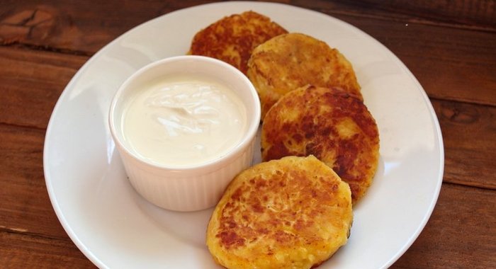 Розовые сырники