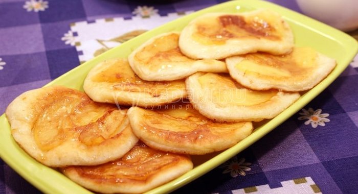 Оладьи с яблоками