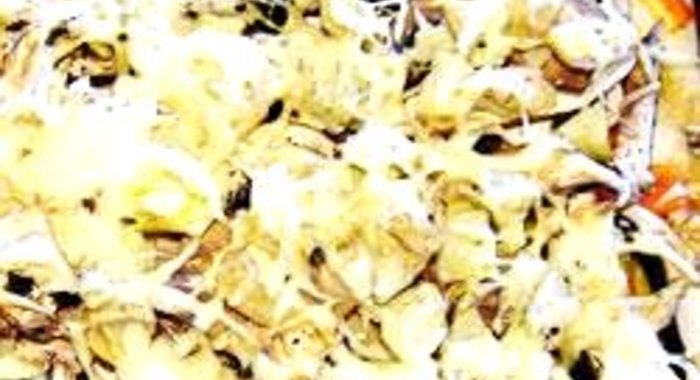 Пицца с грибами портобелло, свежим перцем и козьим сыром