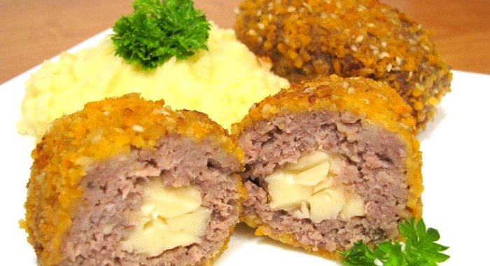 Котлеты с сырной начинкой