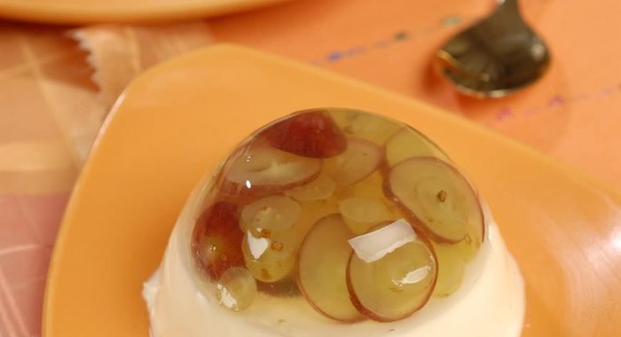 Панакотта с виноградным желе