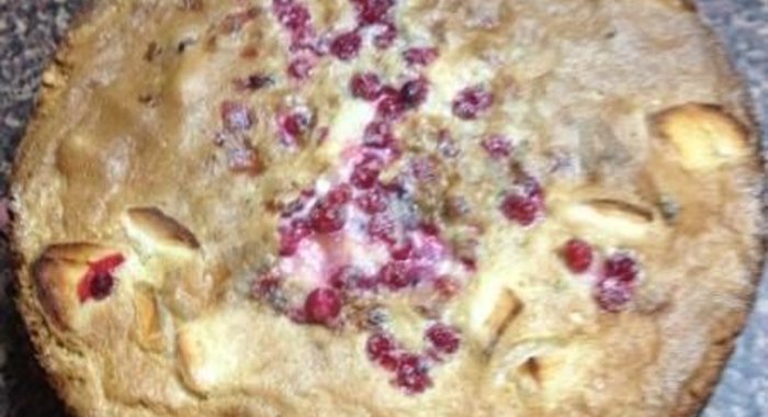 Эльзасский яблочный пирог с красной смородиной