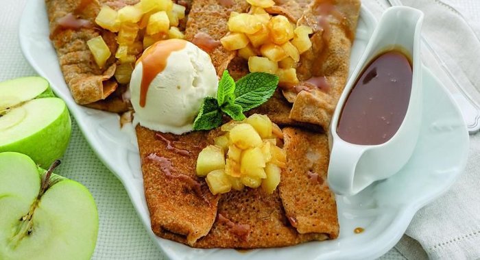 Бретонские блины с яблоками и карамелью