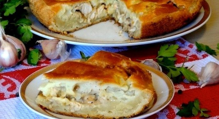 Пирог с курицей и луком