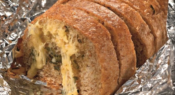 Хлеб, запеченный с сыром