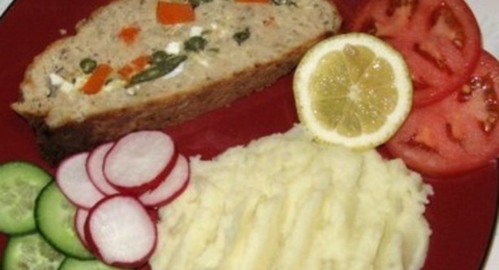 Рыбный рулет с яйцом