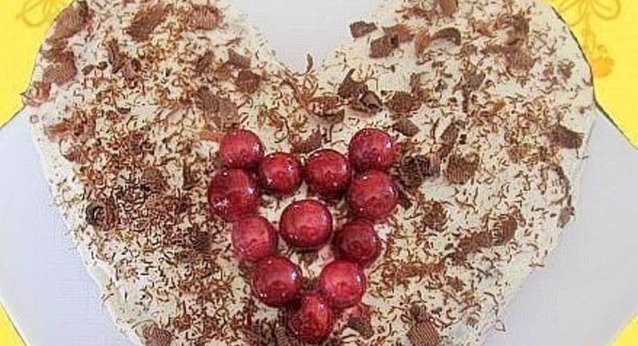 Шоколадно вишневый торт