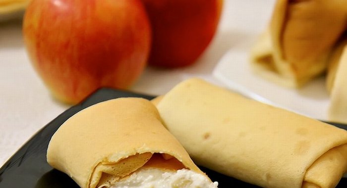 Блинчики с творогом и яблоками