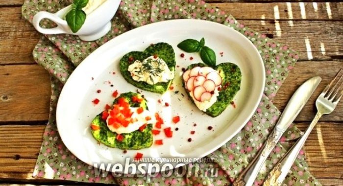 «Зелёный» омлет с творожным кремом