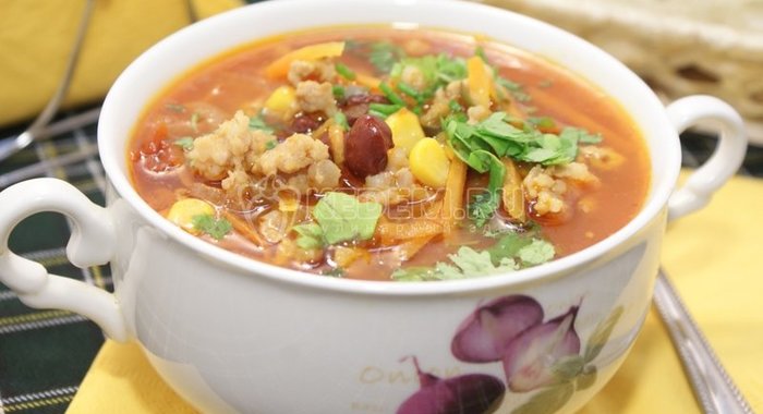 Пицца с копченым лососем и икрой