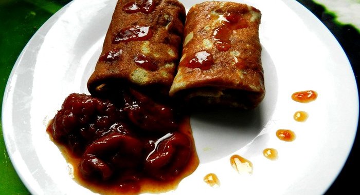 Ржаные блинчики с абрикосовым вареньем