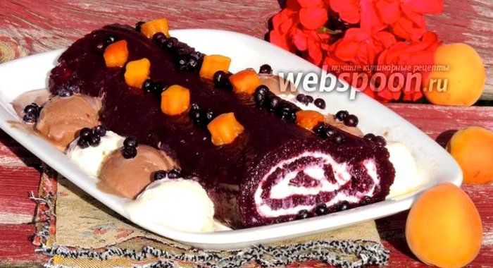 Абрикосово-черничный рулет