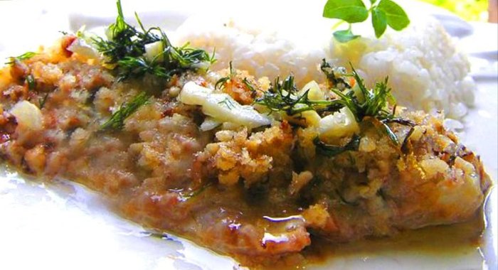 Лимонная рыба под орехово-хлебным штрейзелем