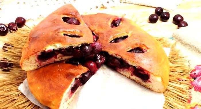Осетинский пирог с вишней