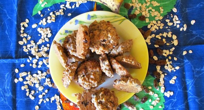Овсянно-банановое печенье с изюмом без сахара