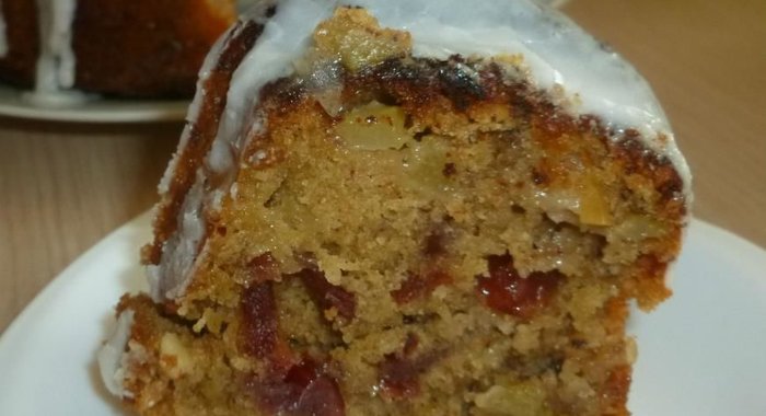 Фруктовый кекс с сушеной клюквой и орехами