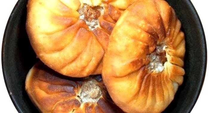 Пирожки с курятиной и грибами