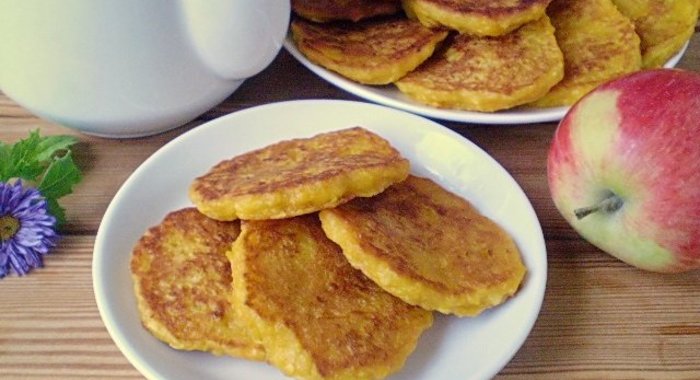 Оладьи из тыквы и яблок