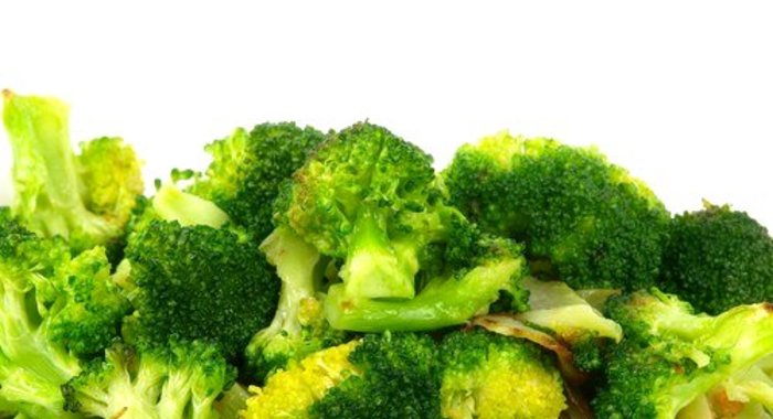 Брокколи с белым вином, чесноком и цитрусовой цедрой