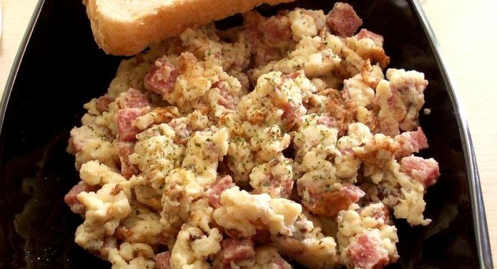 Омлет с колбасой