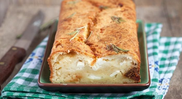 Кекс с сыром и инжиром
