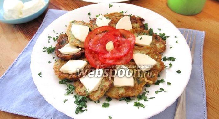 Оладьи из кабачков с луком-шалотом