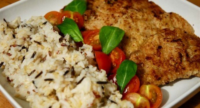 Свиной шницель в отрубях