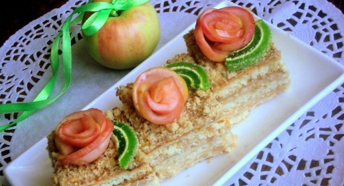 Яблочный пляцок