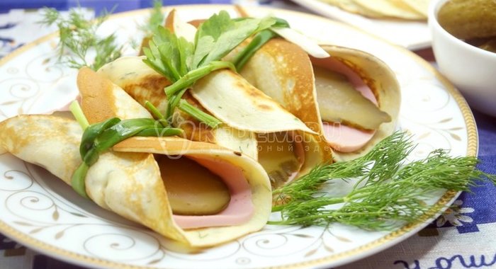 Яичные блинчики с колбаской