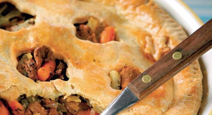 Пирог с брюквой и лисичками