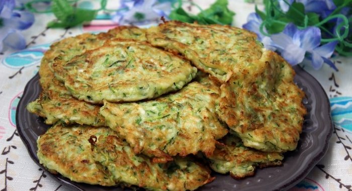 Кабачковые оладьи с плавленным сыром